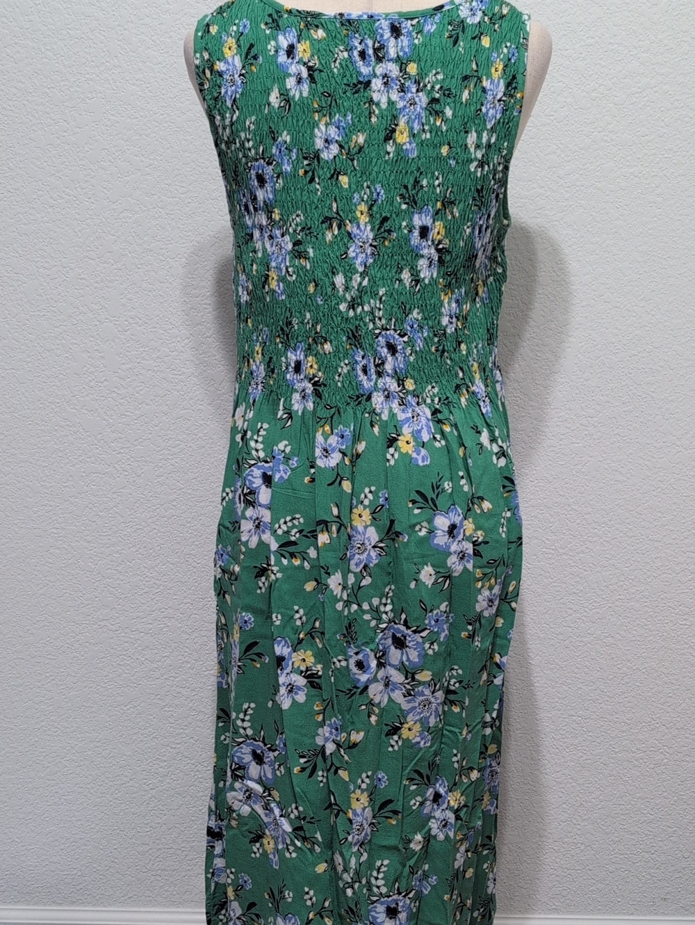 Croft & Barrow Floral Sleeveless Dress with Smocked Bodice Size Large - Picture 4 of 8